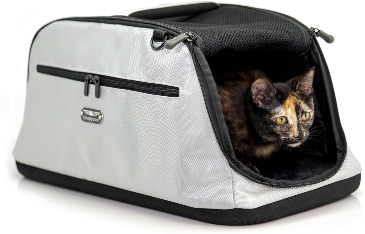 Test du Sleepypod Air : sac de transport multifonction argenté pour chats et chiens