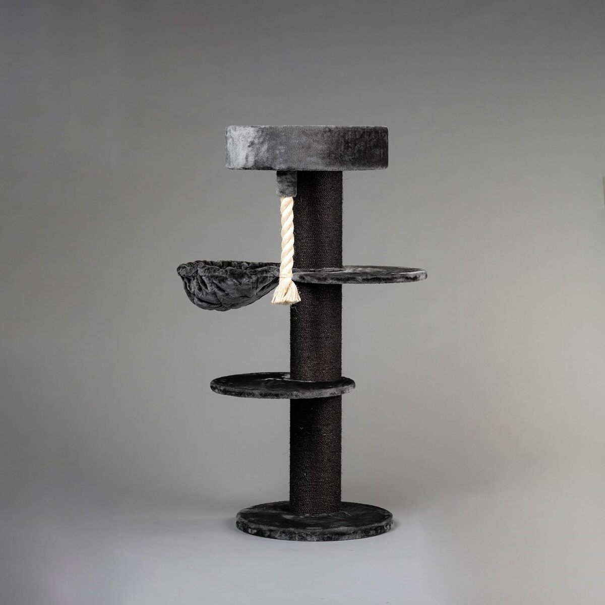 Test : arbre à chat stable XXL RHRQuality Maine Coon Sleeper