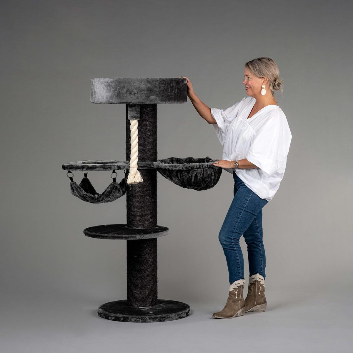 Test : arbre à chat XXL RHRQuality, stable pour Maine Coon et grands chats