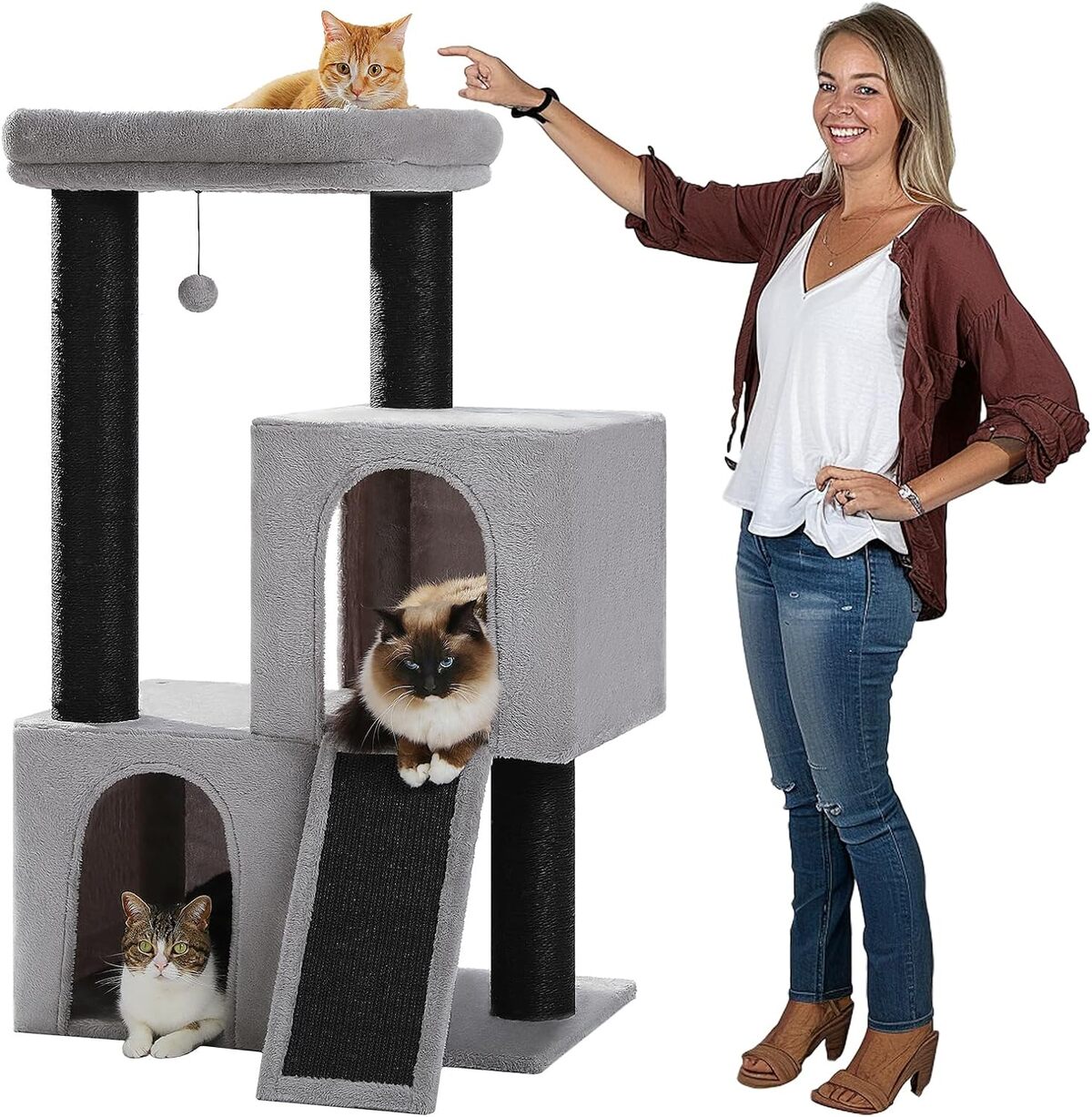 Test de l'arbre à chat PetePela : design moderne et poteaux XXL en sisal