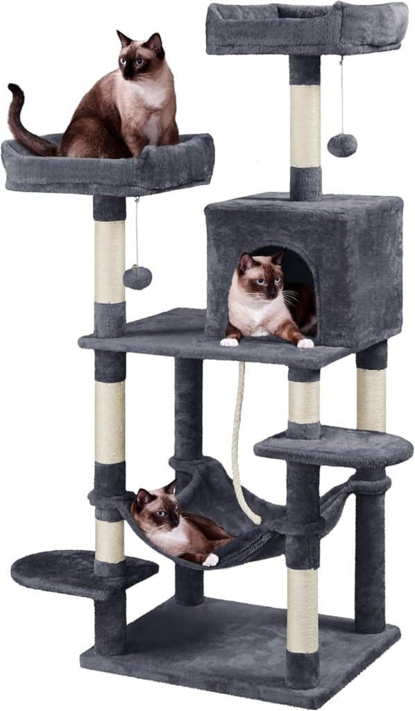 Test arbre à chat Yaheetech 150 cm : confort et espace assuré
